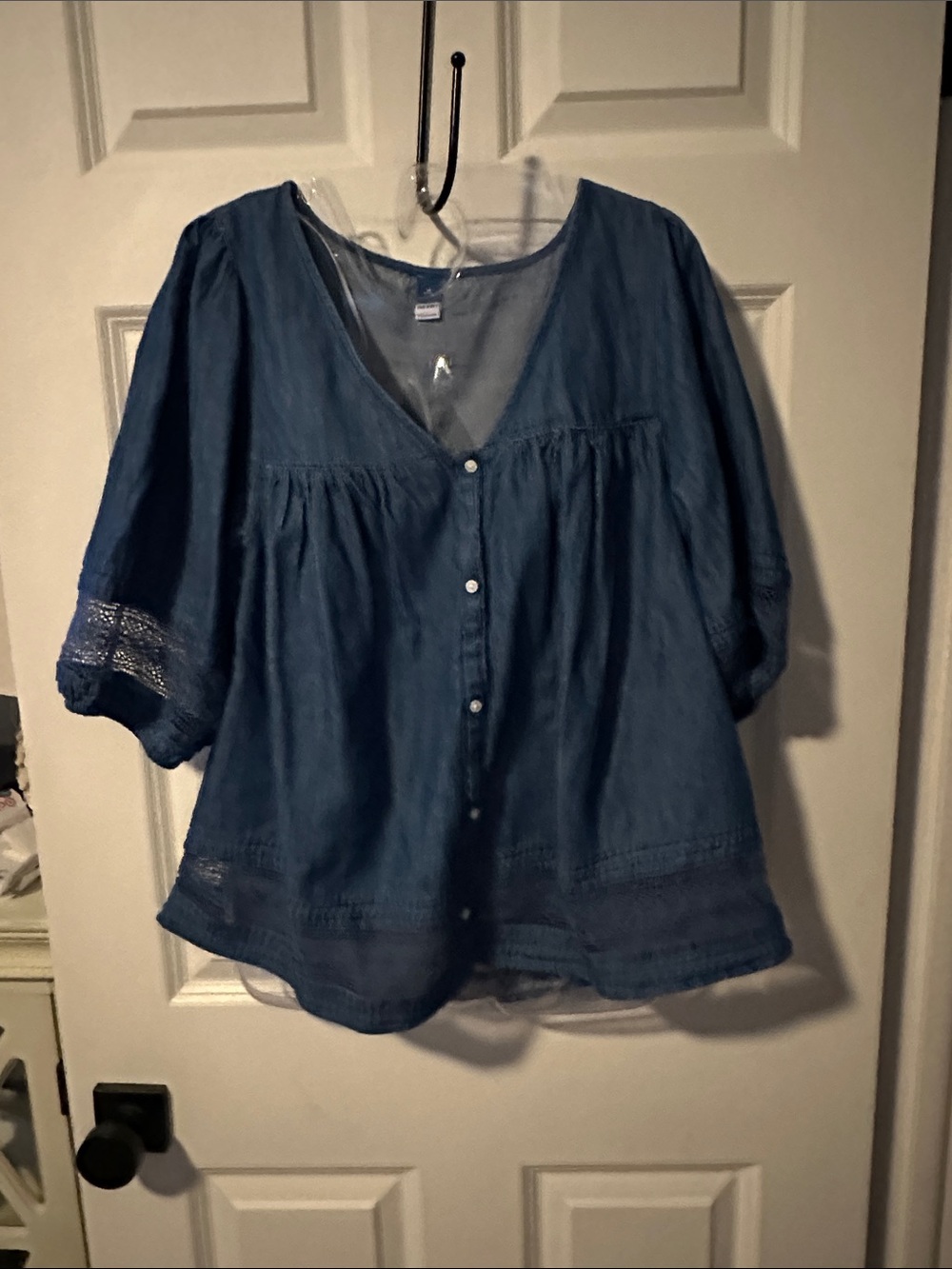 Old Navy Chambray Button-Front Women's Top in Blue
